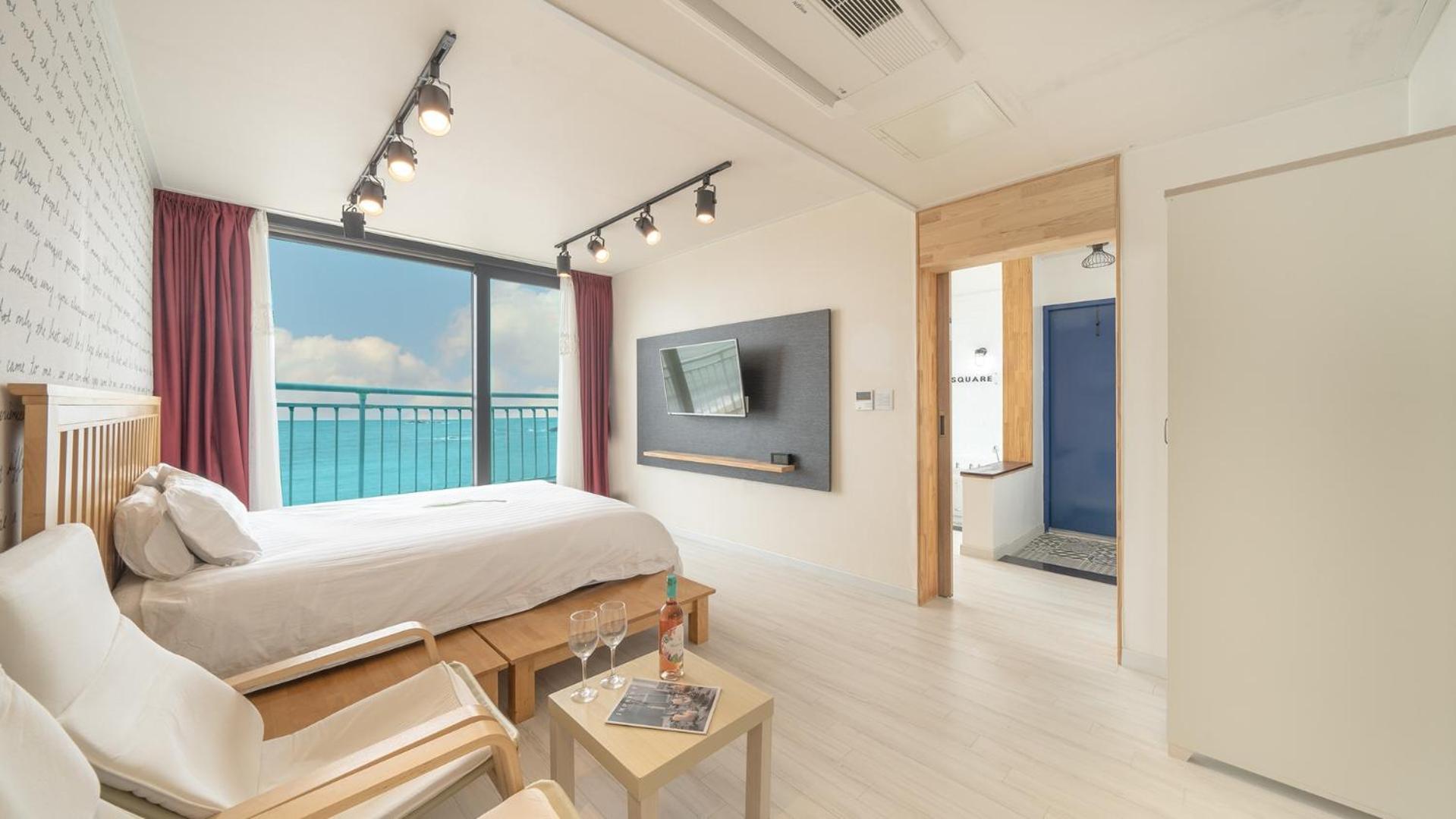 Goseong Littlesquare Oceanview Pension Room photo