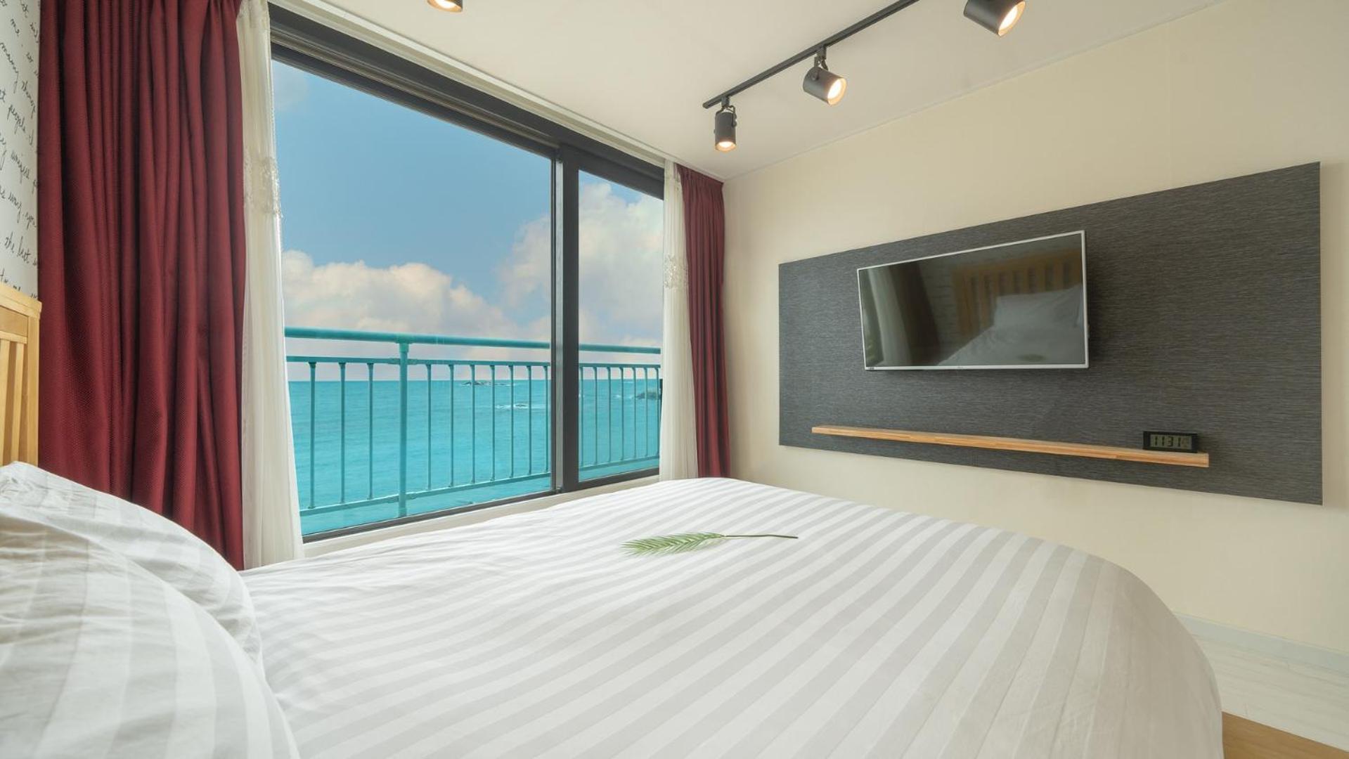 Goseong Littlesquare Oceanview Pension Room photo